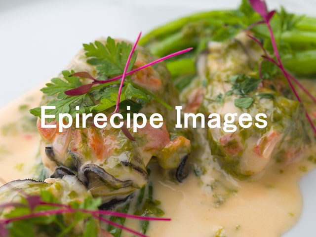 Rock oyster cream sauce with seaweed flavor